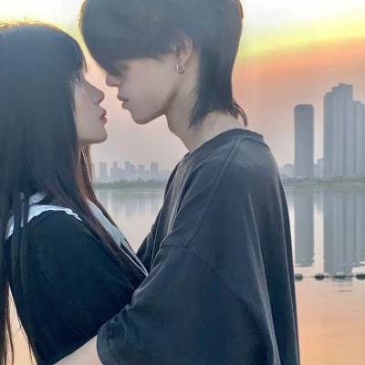 退婚后，真千金她惊爆全球