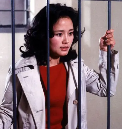 灵车旁的守望者