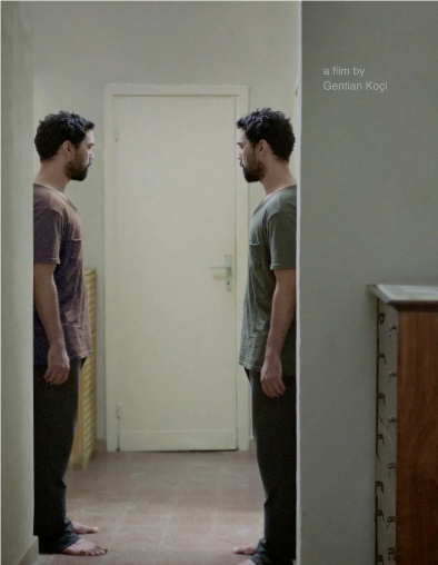 咖啡香中的步伐